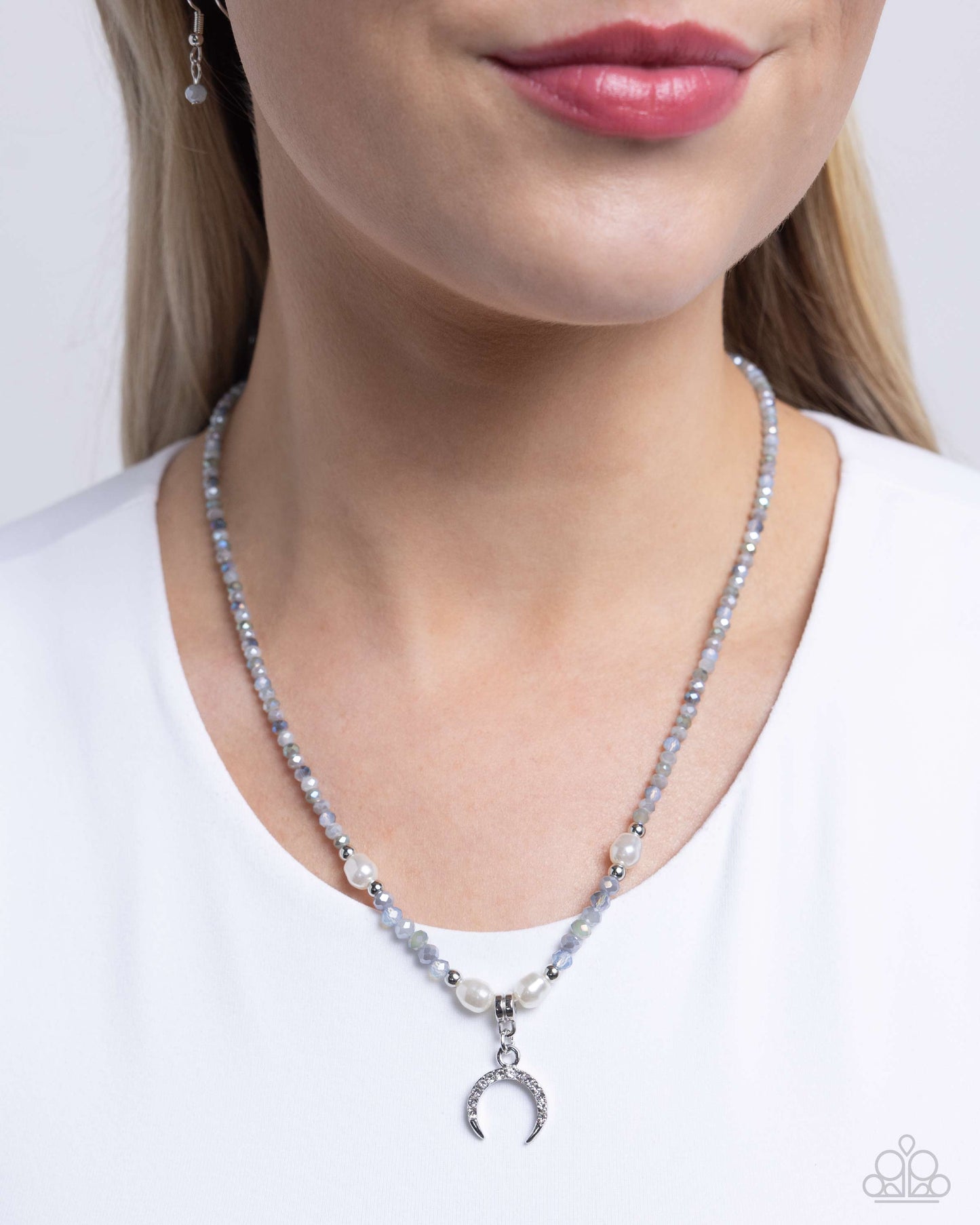 Trendy Trenchant - Silver Necklace