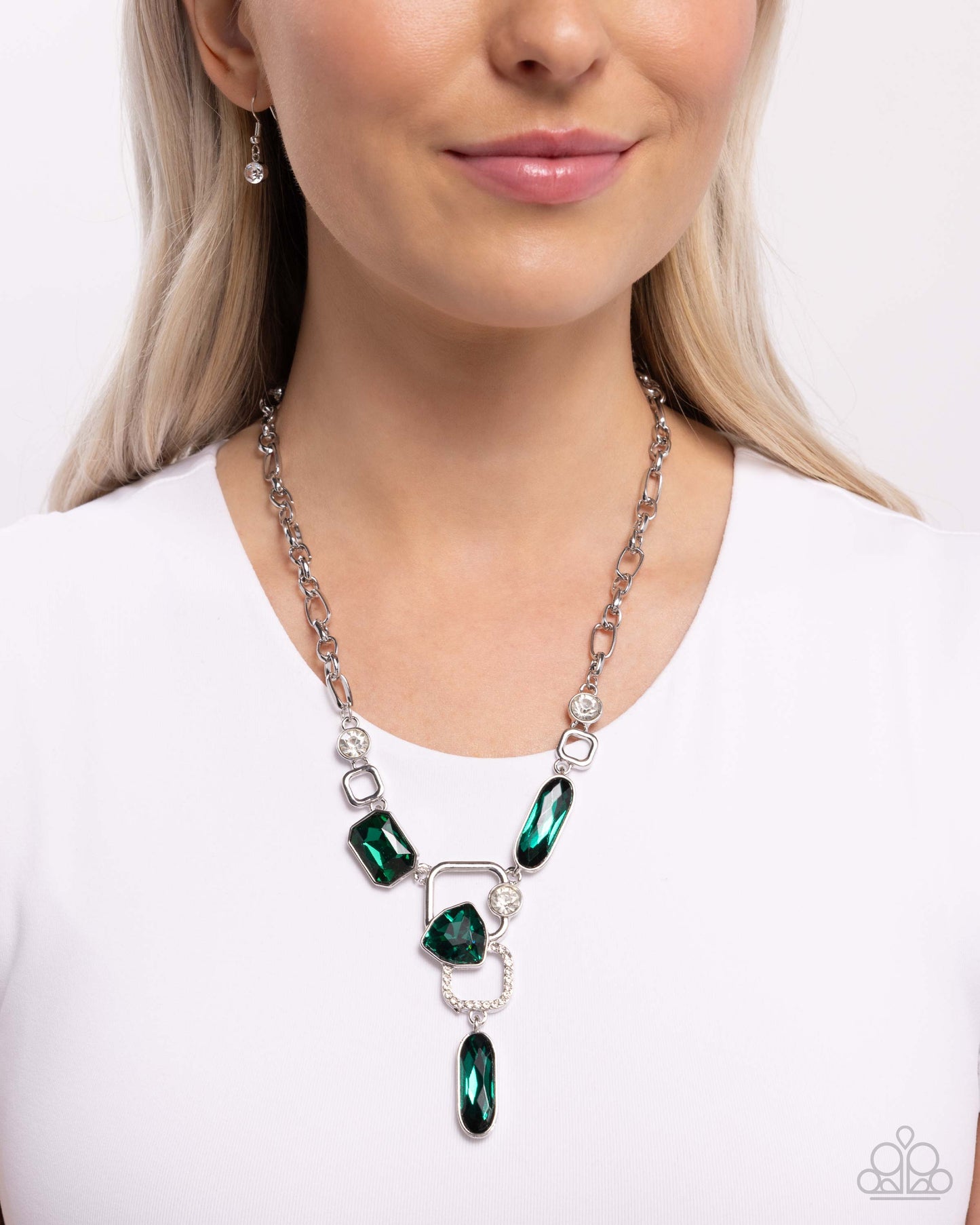 Artistic Elegance - Green Necklace