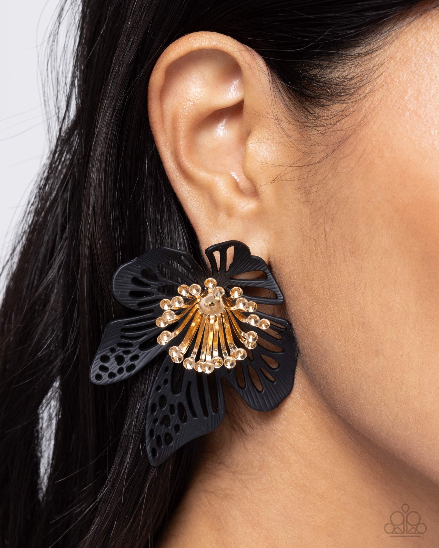 Wonderland Wallflower - Black Earring