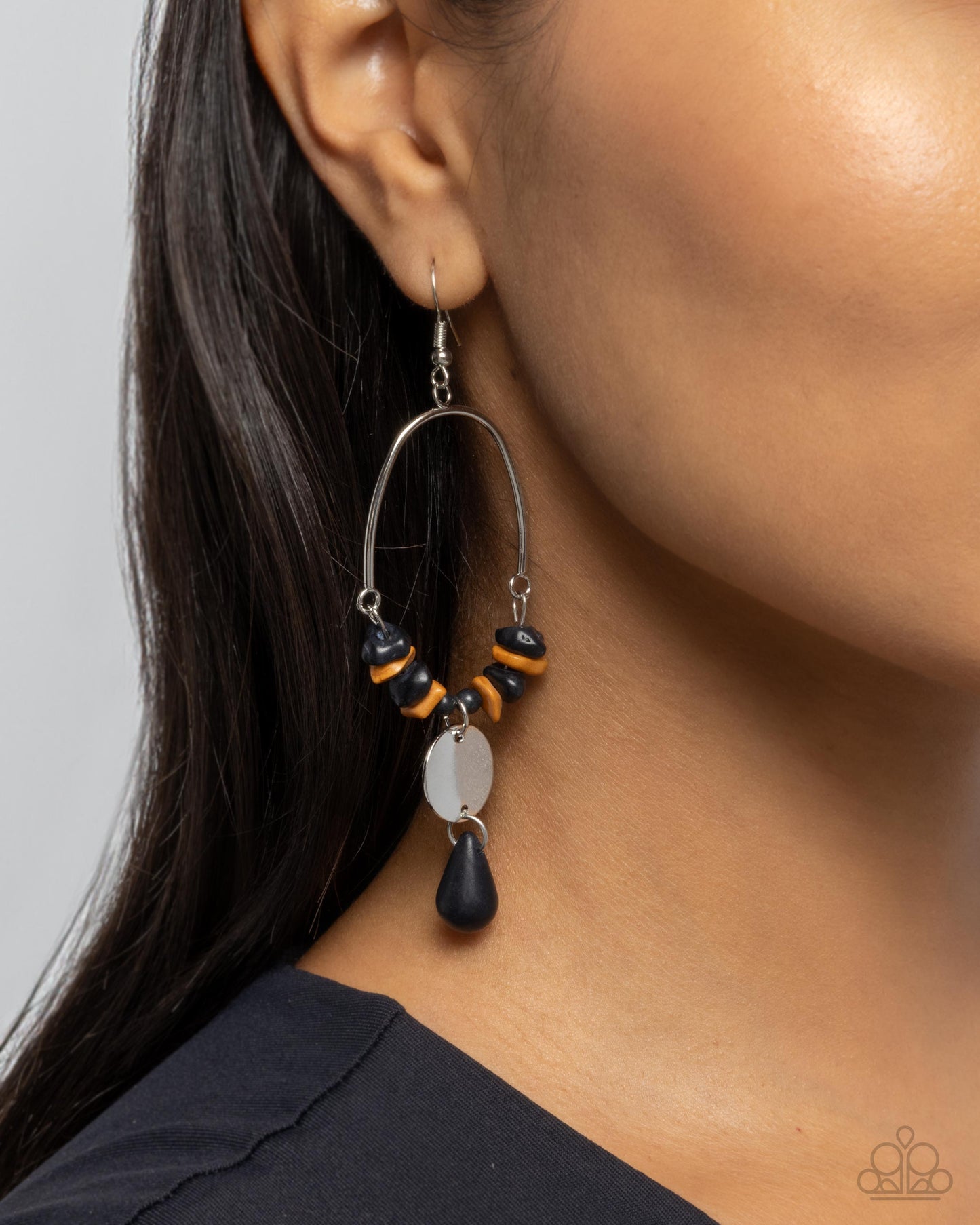 Suspended Santa Fe - Black Earring