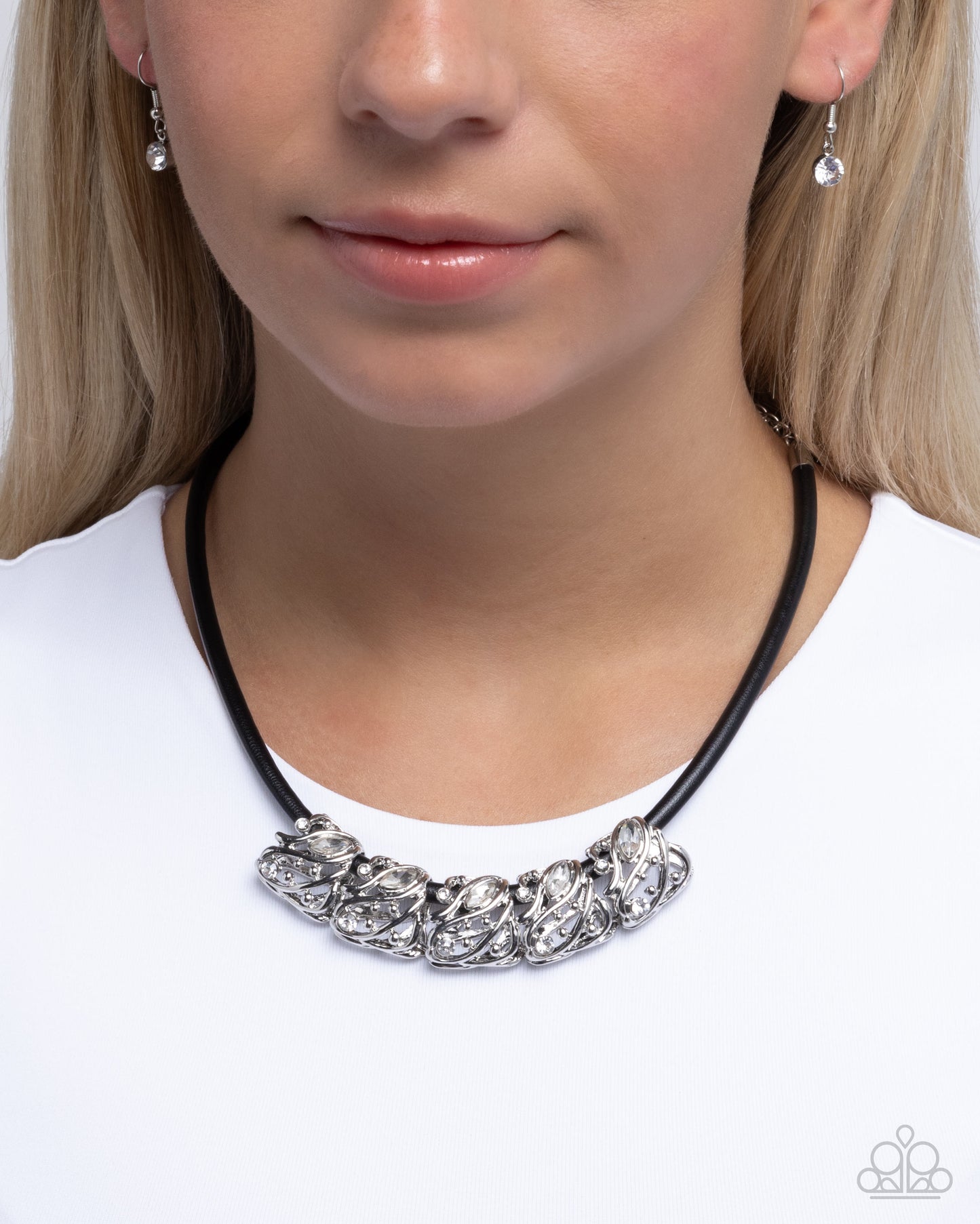 Sprig Shimmer - Black Necklace