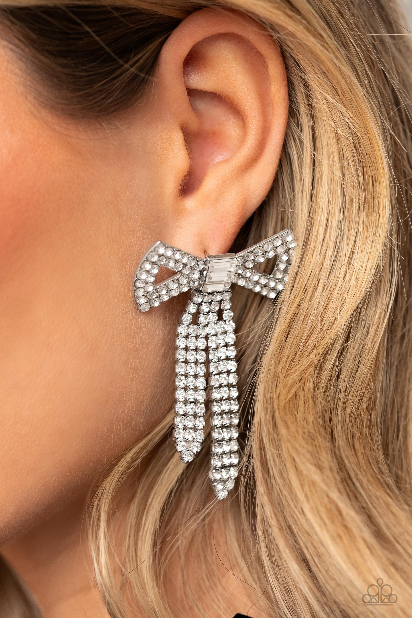 Just BOW With It - White Earrings - Life of the Party Exclusive - August 2023