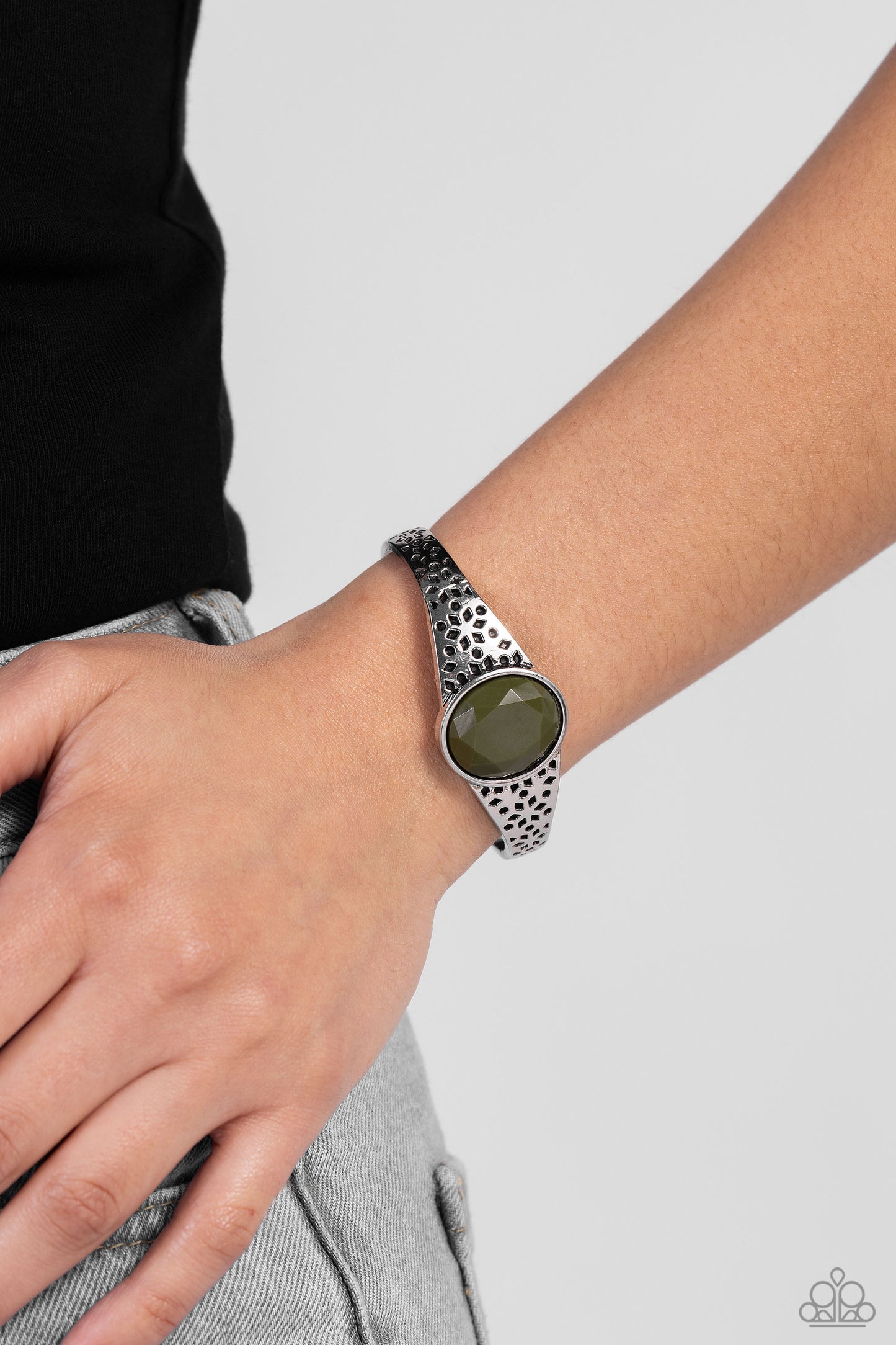 Over POP-ulated - Green Bracelet