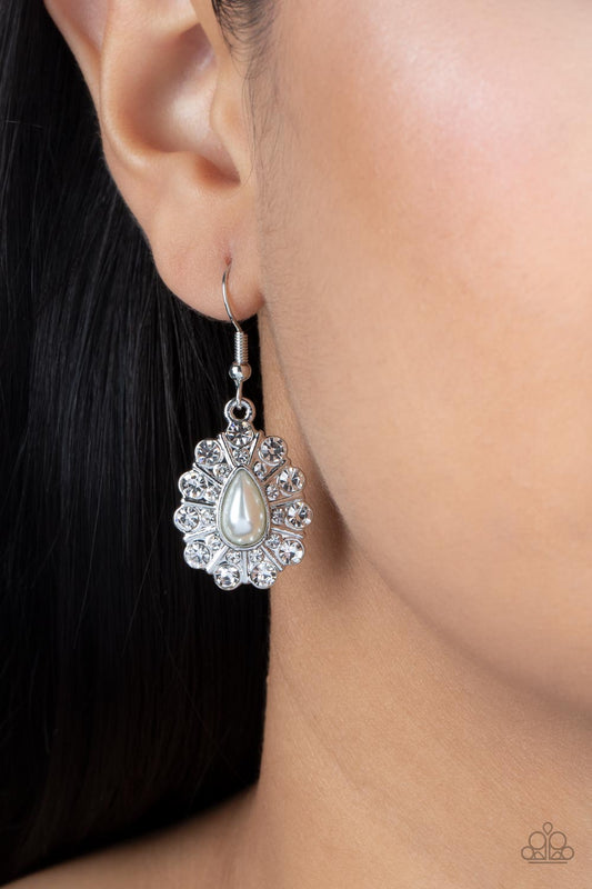 Extroverted Elegance - White Earring