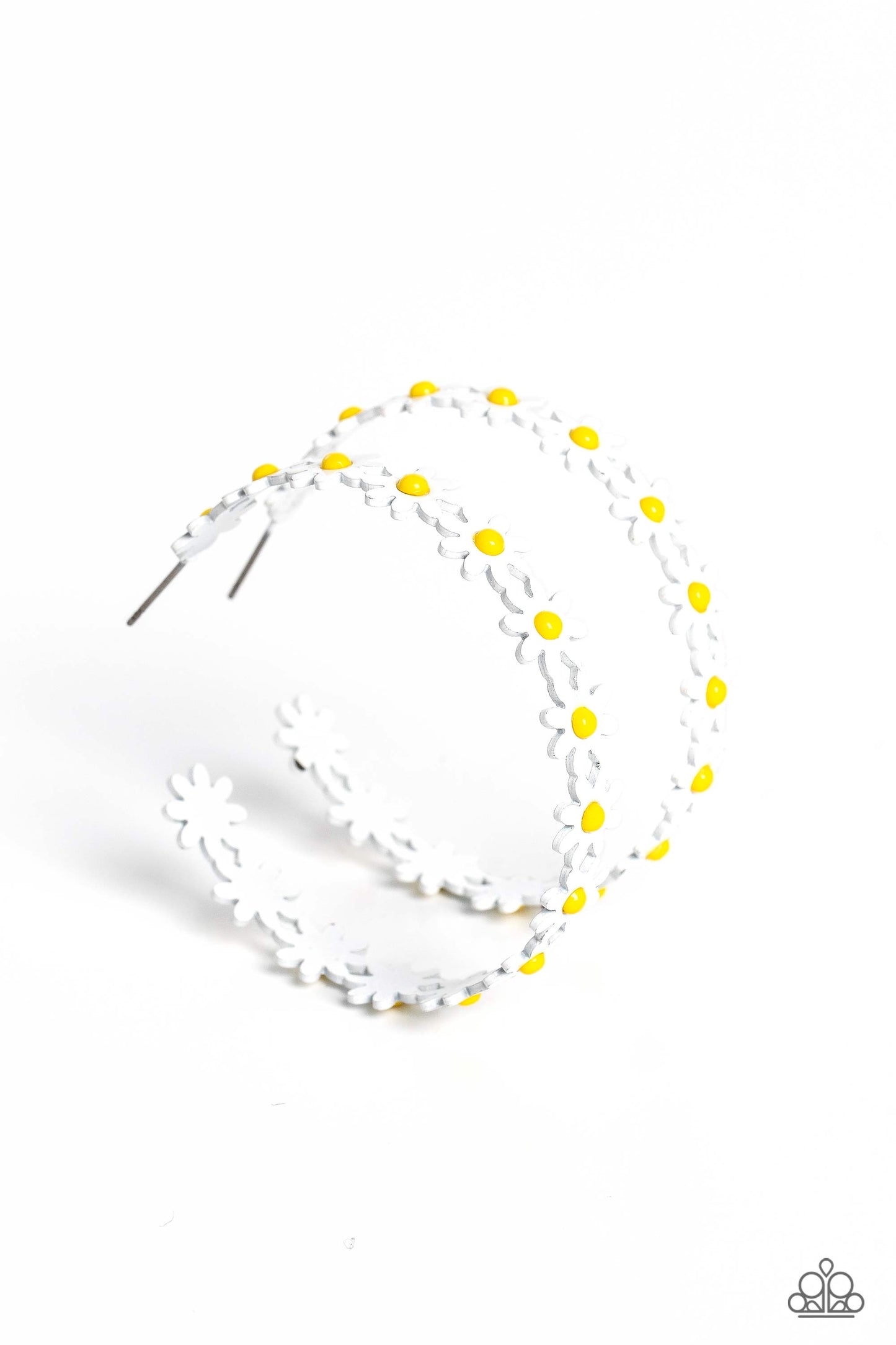 Daisy Disposition - White Earring