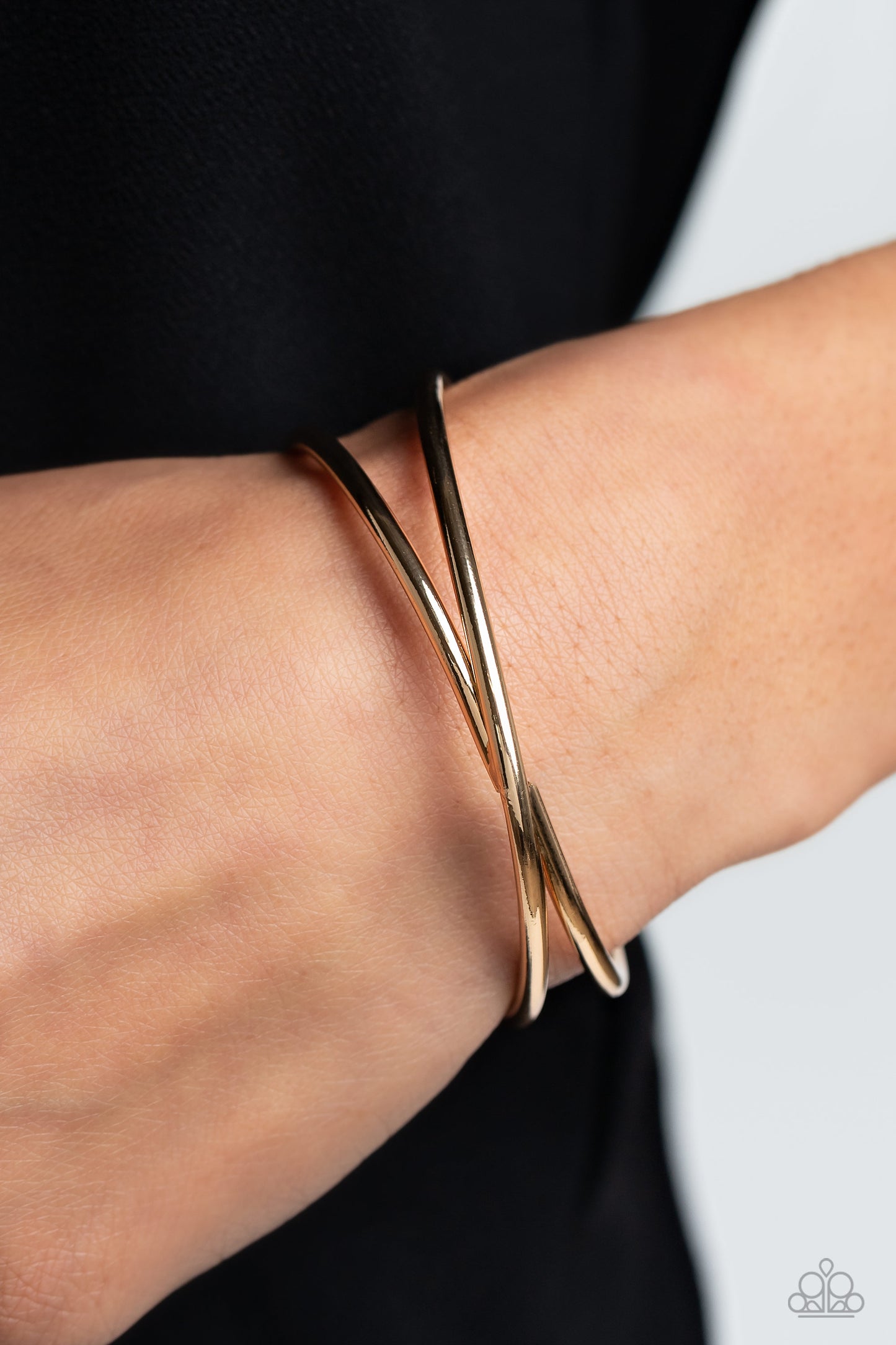 Teasing Twist - Gold Bracelet