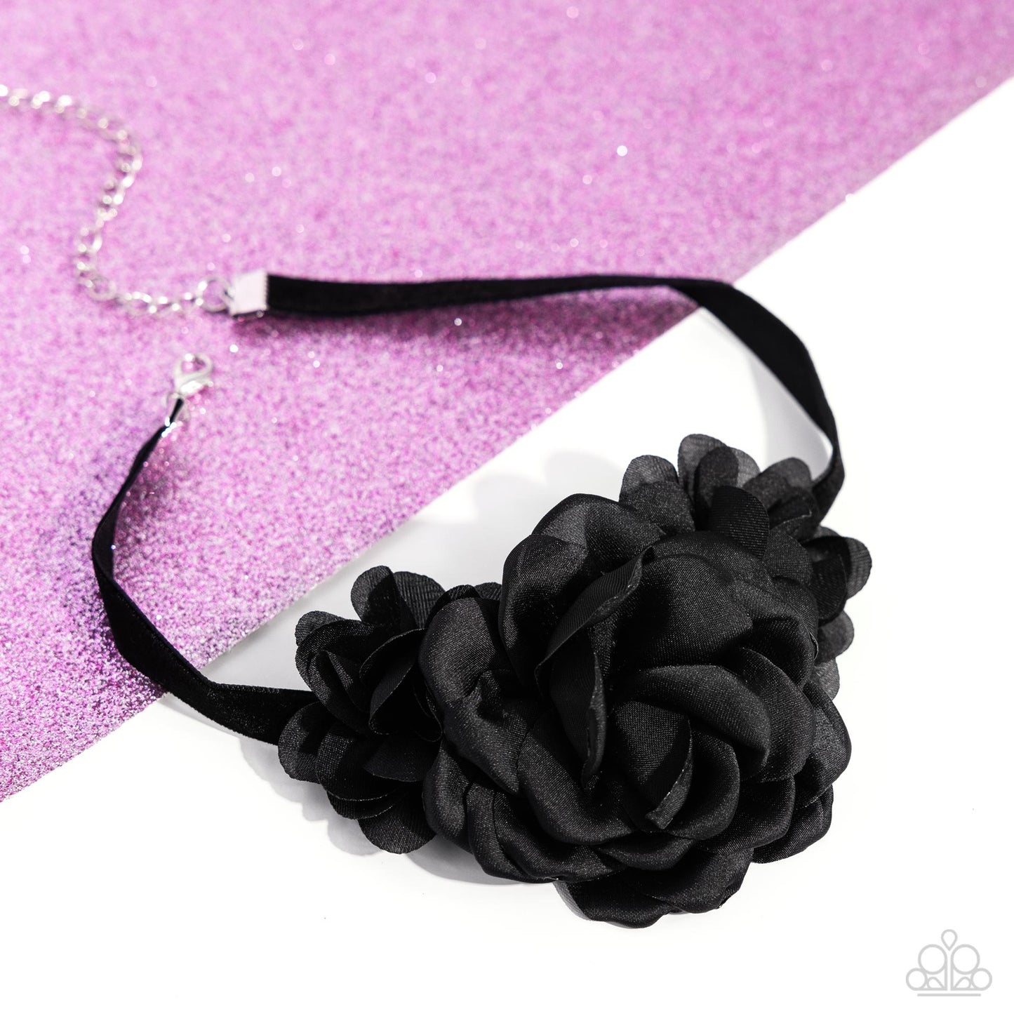 Very Viscountess - Black Necklace - Exclusive Empower Me Pink 2024